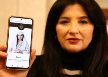 “Kush nuk do kryeministrin, më urren edhe mua!”, flet aktorja që paditi “Diellën” për imazhin