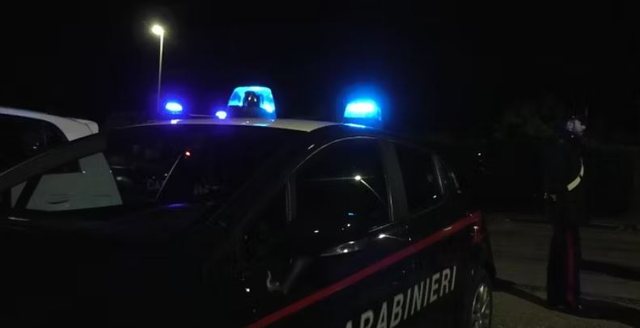 Gjendet i pajetë trupi i një 25 vjeçari shqiptar në Itali  dyshohet se është qëlluar me plumb në kokë