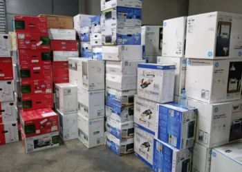 Dyshohet për falsifikim, bllokohen 3100 pajisje elektronike/ Tregtoheshin pa autorizimet përkatëse