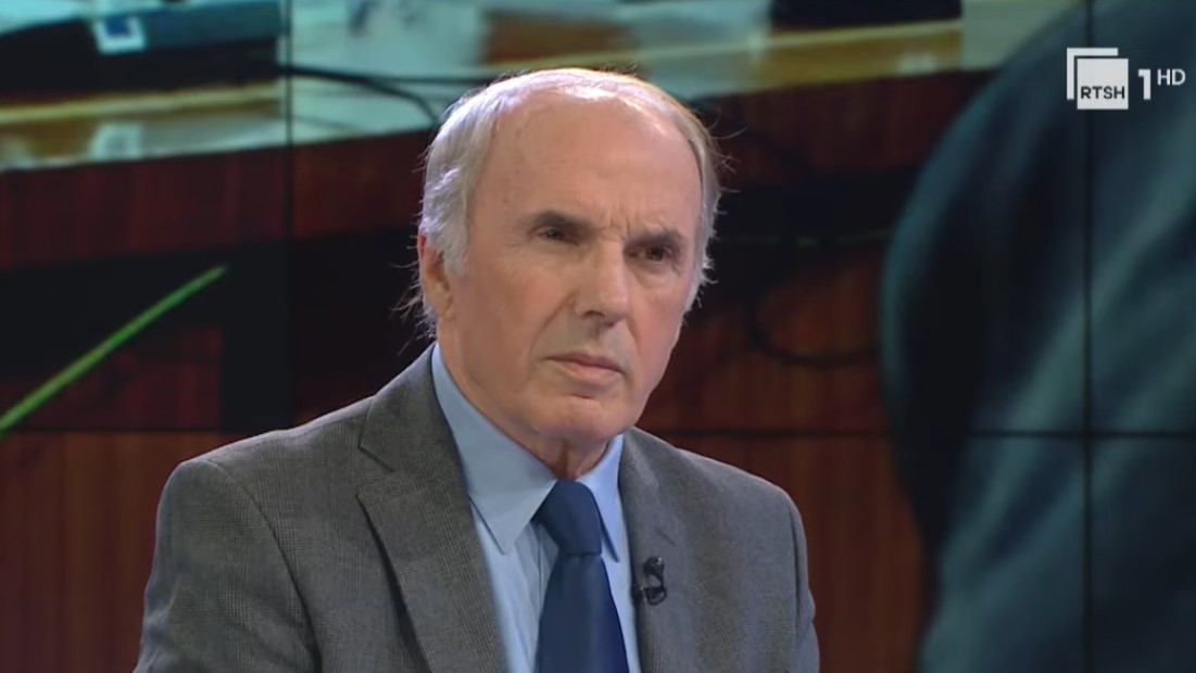 Protestat me molotov  Preç Zogaj  Nuk e afrojnë opozitën me pushtetin  por e pamundësojnë rrëzimin e qeverisë