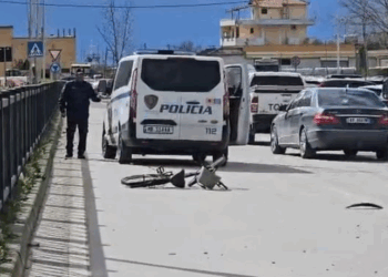 U përplas dy ditë më parë nga një makinë, ndërron jetë 68-vjeçari në Vlorë