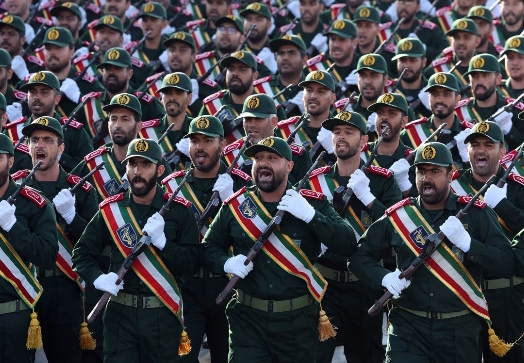CNN   Dorëzohuni ose vdisni   Trump paralajmëroi Gardën Revolucionare të Iranit  Nga Forca Quds te Basij  pse IRGC është shtylla e pushtetit