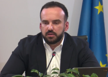 Çfarë do ndodhë me mbetjet në Durrës? Ministri i Mjedisit: Dy rrugët që mund të ndiqen
