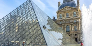 Katastrofë në Luvër, përmbyten sallat me kryeveprat italiane. Dëmtohet rëndë afresku i shekullit XIX