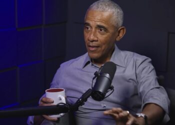 “Alienët janë realë, por nuk mbahen në zonën 51”/ Obama sqaron deklaratën e fortë: S’ka prova që kanë…