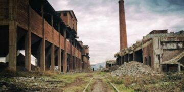 Rregulla të reja për privatizimet/ Trojet e lira u kalojnë ish-pronarëve, shiten edhe objektet me qira “1 Euro”