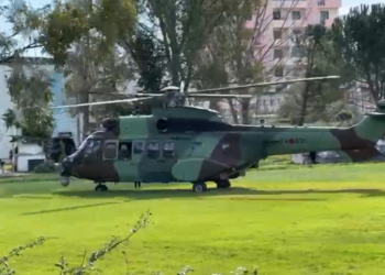 FOTOLAJM / Pasi vizitoi Korçën, Rama mbërrin me helikopter në Vlorë