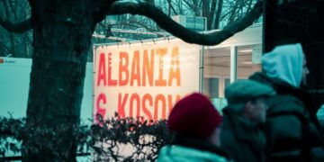 Shqipëria ‘pushton’ Berlinin dhe thyen tabutë e kinematografisë! Dua Lipa dhe Fatlume Bunjaku “vjedhin” vëmendjen e botës