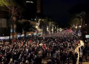LIVE! Opozita zhvillon protestën kombëtare, Berisha i bashkohet protestuesve. Mbi 1300 efektivë në gatishmëri