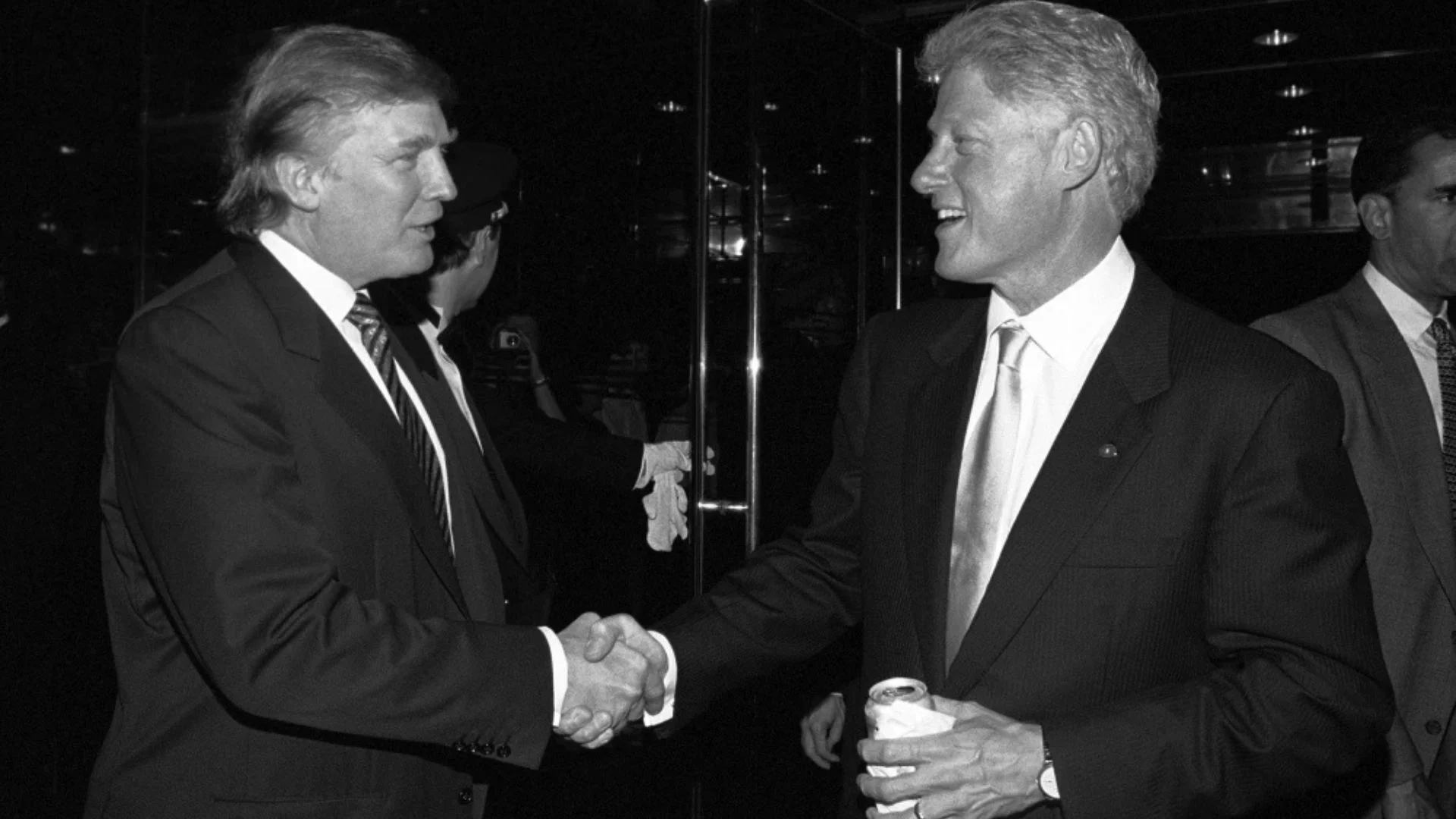  Nuk më pëlqen ta shoh në atë pozicion  por    Trump reagon pas dëshmisë së Bill Clinton për çështjen Epstein