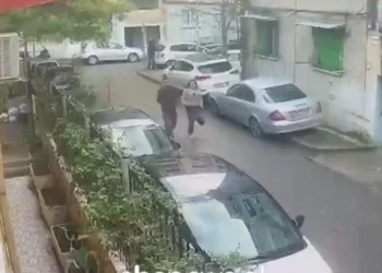 “I ra borisë që të lëvizte, më pas viktima nisi të ofendonte”/ Gruaja e autorit të vrasjes së Egli Pashollarit: Braktisëm makinën dhe bashkëshorti ndërroi rrobat