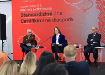 Ministrja Kumbaro: Drejt krijimit të Agjencisë Kombëtare për Gjuhën Shqipe në Diasporë