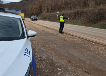 Punimet në rrugë, bllokohet qarkullimi në aksin rrugor Librazhd-Korçë nga sot deri më 5 shkurt