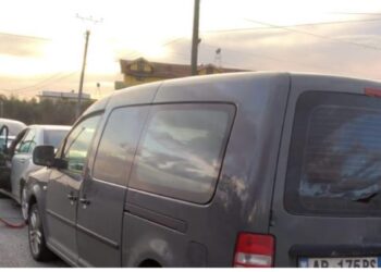 Aksident zinxhir në aksin Peqin–Elbasan, tre automjete përplasen njëri pas tjetrit