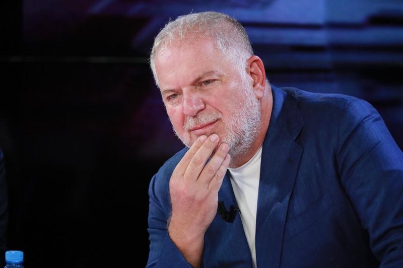 Politika kërkon b le  jo britma