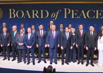 Bordi i Paqes, presidenti Trump realizon foton familjare me liderët! Të pranishëm Rama dhe Osmani