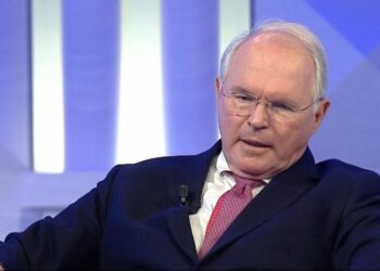 Christopher Hill flet për dëshminë në Hagë: Nuk kam njohuri për asnjë krim të kryer nga Hashim Thaçi