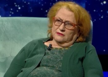 Vajza e Lasgush Poradecit shpërthen në lot: Hajdutët na vodhën, prej 35 vitesh sillen mizorisht me figurën e babait tim! Si na përjashtuan nga eventi në Vjenë