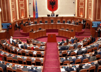 Gjyqi në Hagë, Kuvendi miraton me 92 vota deklaratën në mbështetje të ish-krerëve të UÇK-së