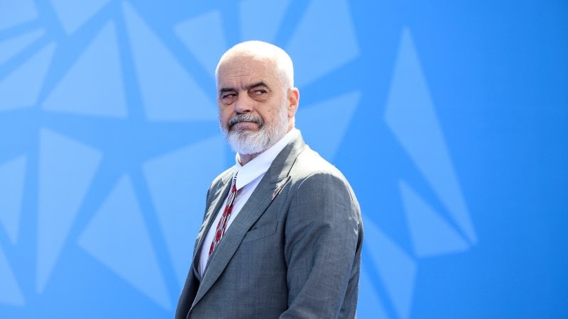 Protesta e PD  Rama  Shqipëria me botën e lirë kundër mullahëve  opozita shqiptare me plehrat kundër qytetarëve