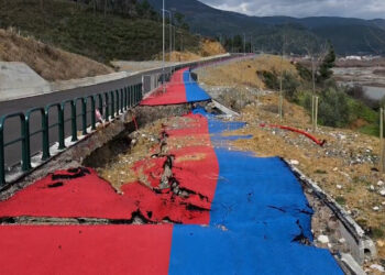 Moti i keq shemb një pjesë të rrugës së projektit të motorsportit në Elbasan