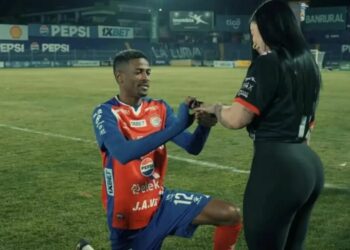 Epike! I propozoi në stadium, futbollisti njofton ndarjen pas… 3 ditësh