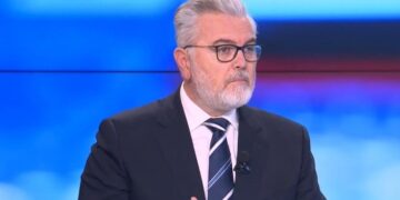 Protesta e opozitës/ Gogu: “Kilometri i fundit” i Shqipërisë drejt BE-së nuk bëhet me molotov e dhunë, por me punë