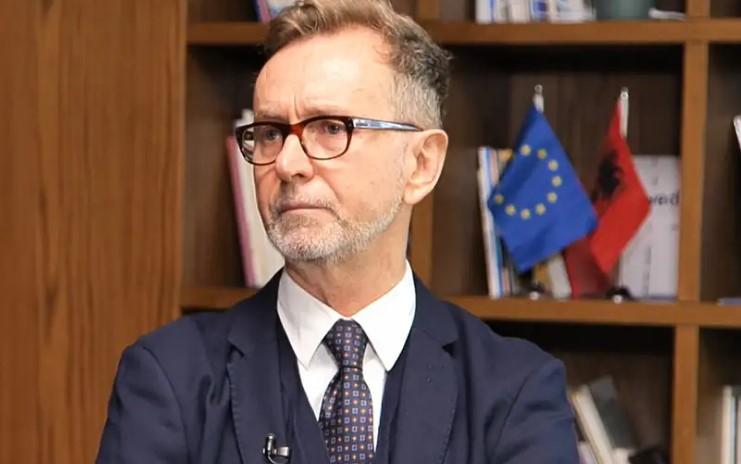 Nisma e PS për pengimin e pezullimit të ministrave  ambasadori Gonzato  Po e monitorojmë  presim që të jetë në përputhje me angazhimet në luftën kundër korrupsionit dhe krimit