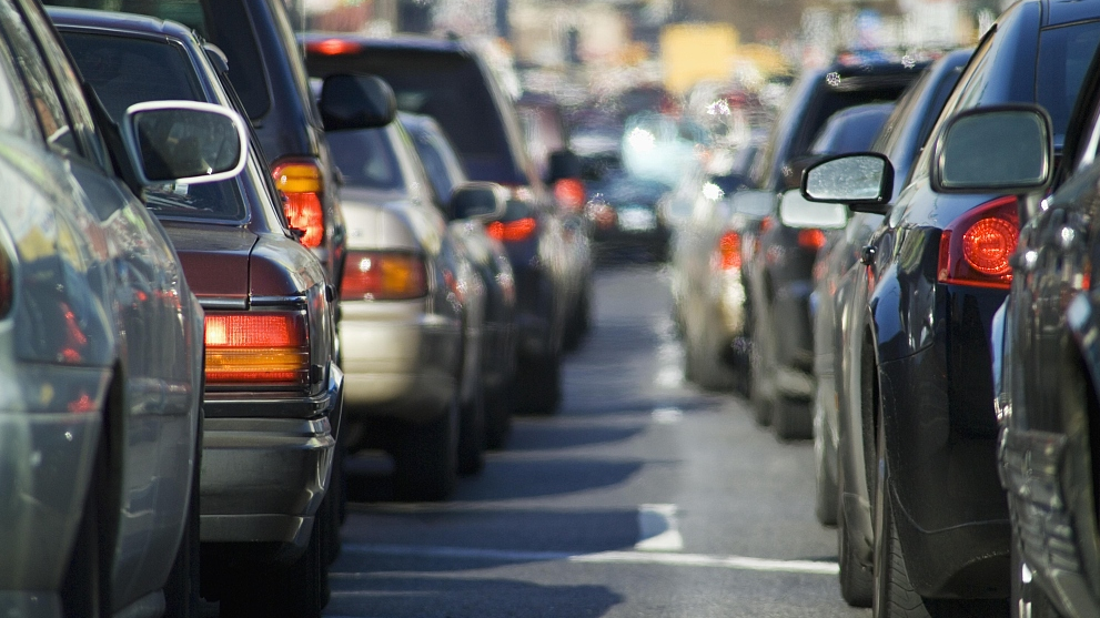 Paradoksi shqiptar  Më pak popullsi  më shumë trafik 