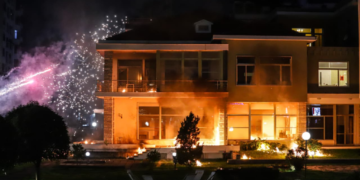 “Brenda Vilës 31 ndoheshin 12 artistë”, Gonxhja për sulmin e PD: Përgjegjësit do ndiqen penalisht