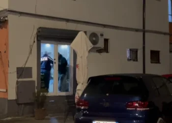 Detaje plagosja me thikë në Korçë/ Dyshohet se i plagosuri i vodhi banesën të riut dy vite më parë! Si nisi sherri