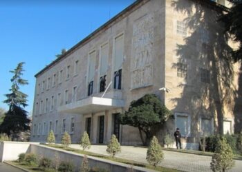 Qeveria miraton indeksimin e pagave të administratës/ Ja kush përfiton nga Presidenti te personeli shëndetësor