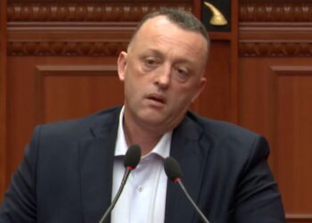 Grabitet me armë një bankë në Tiranë, autori me kallashnikov kapet në kohë rekord