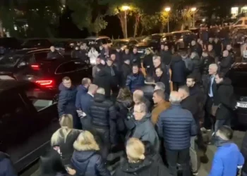 Deputeti demokrat Bledion Nallbati çohet me urgjencë drejt Traumës, PD: Ka goditje në kokë