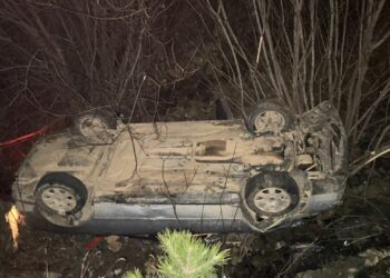 Makina del nga rruga dhe përfundon në greminë në aksin Pukë-Qelëz, shoferi transportohet në spital