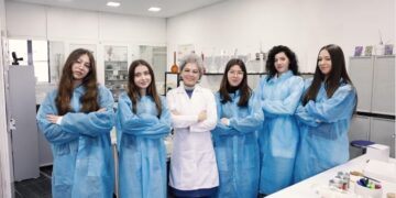 Rama për Ditën e Grave dhe Vajzave në Shkencë: Nxënëset e “Dhaskal Todri”, model frymëzimi për të ardhmen