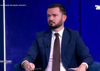 “Në Shqipëri ka perversitete si ato të Epstein”, Curri: Mendojnë se duke e bërë këtë, do kalojnë vdekjen