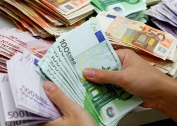 Tkurrja e euros/ Ndërhyrjet e BSH në blerje valute, pa efekt