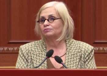Deputetja e PS: Dhuna e PD ndaj vilës të Enver Hoxhës me artistë e papranueshme, po dëmtoni imazhin e Shqipërisë