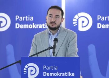 “Berisha të japë llogari për humbjet”, Salianji nga Vlora: Prej vitesh të njëjtat figura që flasin ‘kodra pas bregut’