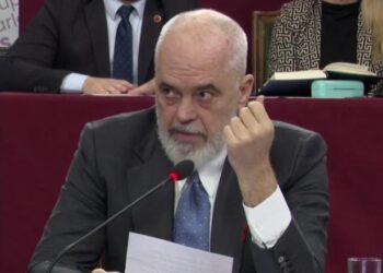 “Ku ndryshojmë nga ata që dje e deshën të pushkatuar gjyshin e saj”, Rama për Ballukun: Prezumimi i pafajësisë është vija ndarëse mes demokracisë dhe diktaturës