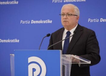 Protesta e Berishës para parlamentit, ish-deputeti i PD: Opozita e paaftë!