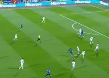 Kosovë-Turqi/ 90 minuta larg historisë, shkelmohet topi i parë në “Fadil Vokrri”. Dardanët duan Botërorin