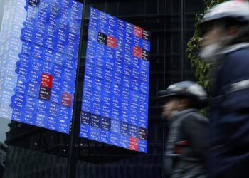 Tërmet financiar global, lufta në Lindjen e Mesme dhe bllokimi i Hormuzit rrëzojnë bursat