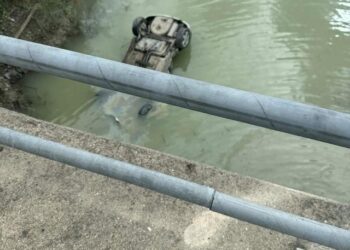 Makina bie nga ura dhe përfundon në liqen në Gramsh, shpëton për mrekulli drejtuesi i automjetit