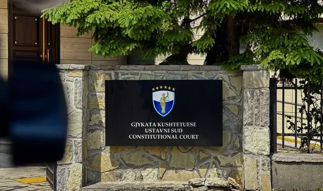 Kushtetuesja ndalon dekretin e Osmanit për shpërndarjen e Kuvendit të Kosovës  Vendos masë të përkohshme deri në fund të muajit