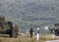 Helikopterë dhe parashutistë: Ushtria e Serbisë zhvillon stërvitje të pazakontë pranë kufirit me Kosovën