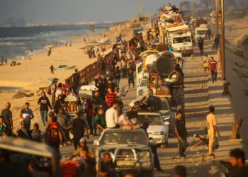 Grup i djathtë izraelit organizon fluturime misterioze për të transferuar palestinezë nga Gaza