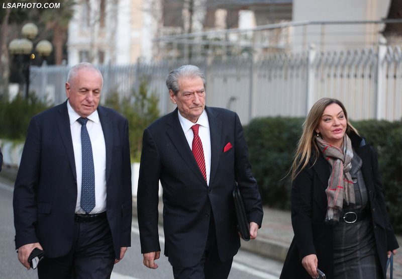 Zgjedhjet në PD  Tritan Shehu  Sali Berisha do të rizgjidhet  mos u lodhni kot