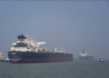 “Shqipëria nuk ka varësi nga importet që kalojnë nga Hormuzi”, ministrja Ibrahimaj: Furnizimi me karburante, i sigurt